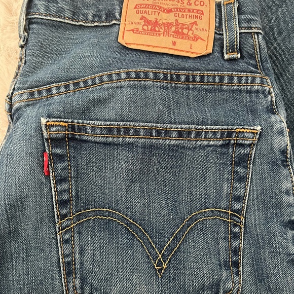 LEVI’S Dark Rinse Denim Jeans - Picture 5 of 5